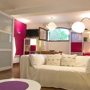 https://studio-a-saint-cyr-sur-mer-les-lecques-proche-mer.fr-provencehotel.com