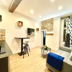 https://le-cosy-appartement-avec-chambre-en-hypercentre.midi-pyreneeshotels.com