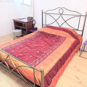 https://residence-guillaume-lacoste.hotels-rhonealpes.com